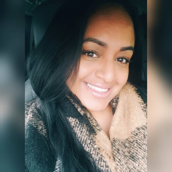 Meet your Posher, Jennifer - Picture 3 of 4